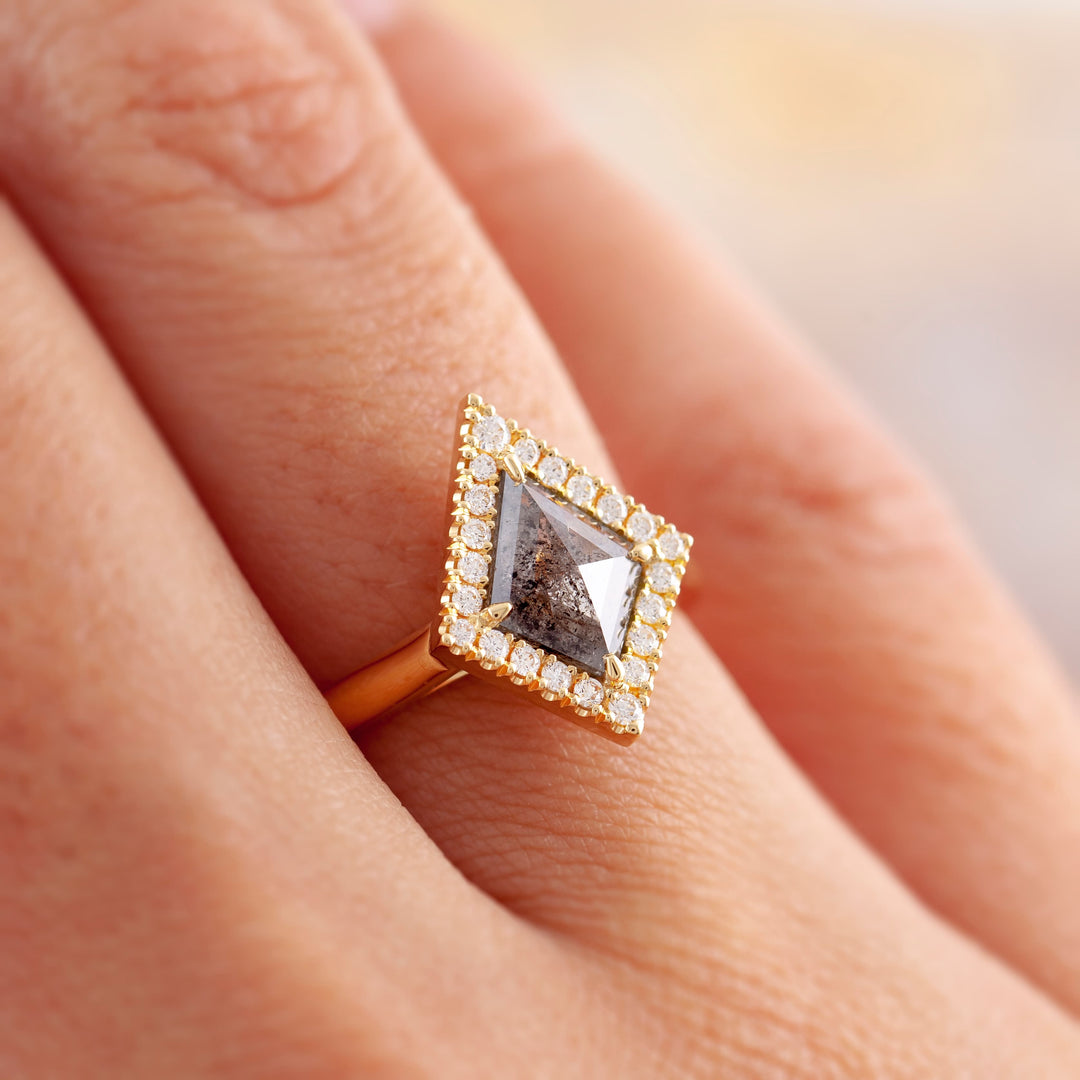 Earth Diamonds Are Redefining Traditional Engagement Ring Style