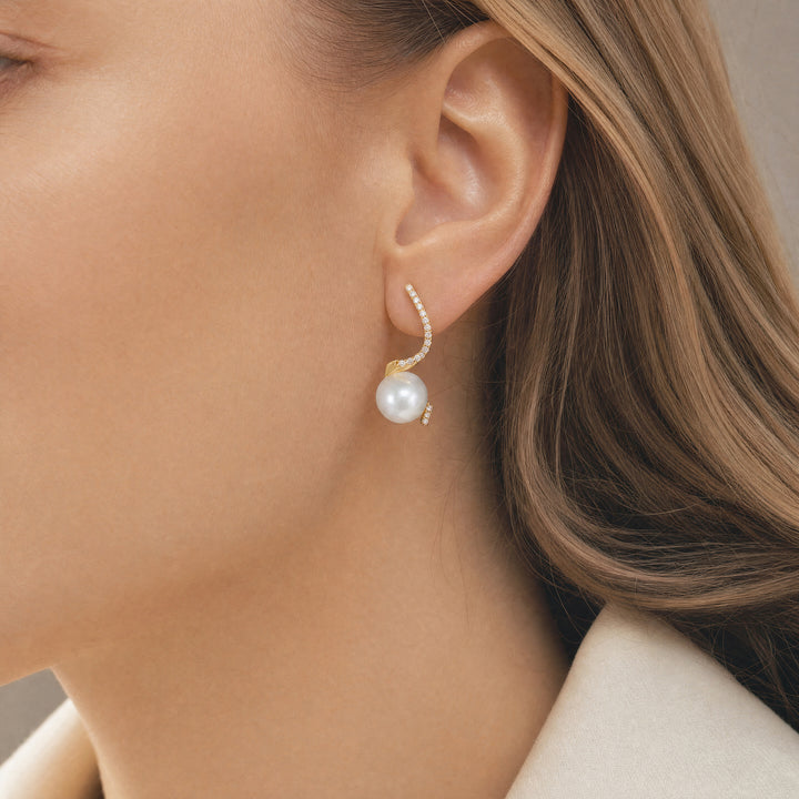 Mantle Pearl Earrings