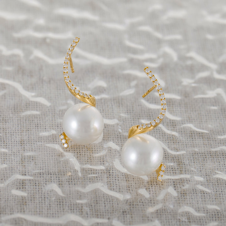 Mantle Pearl Earrings