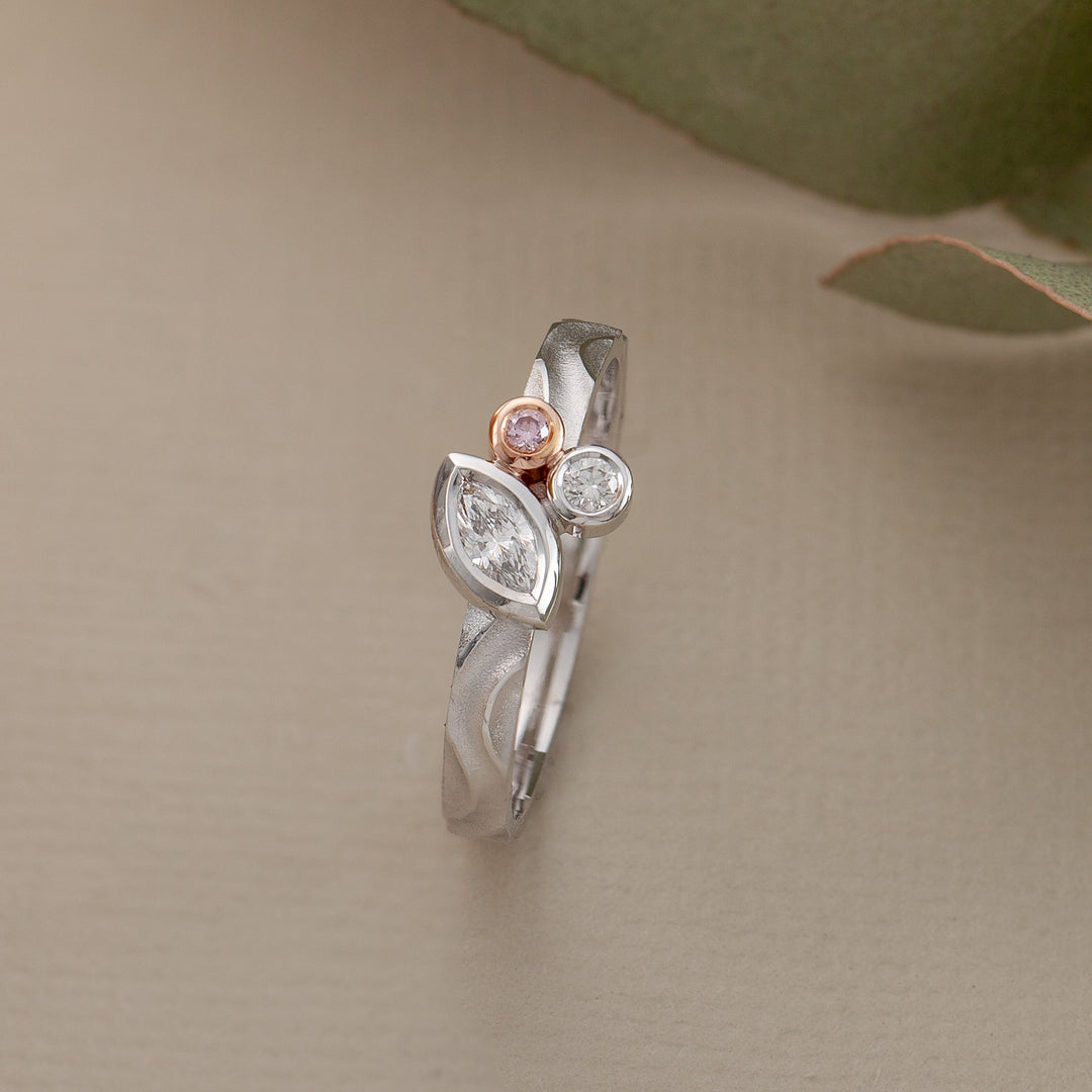 Naia Ring