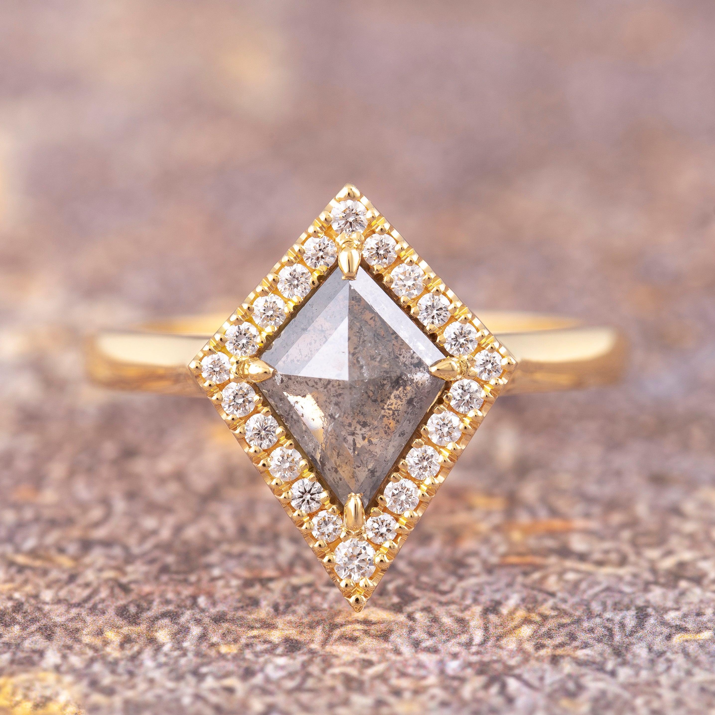 Neon Ring – Jewels of the Kimberley