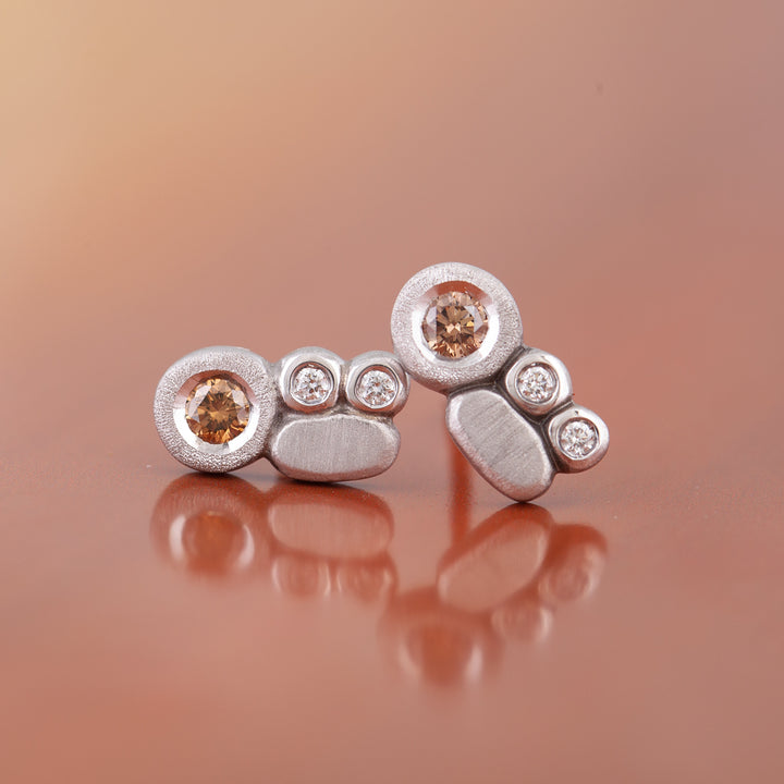 Pebble Stud Earrings Petite